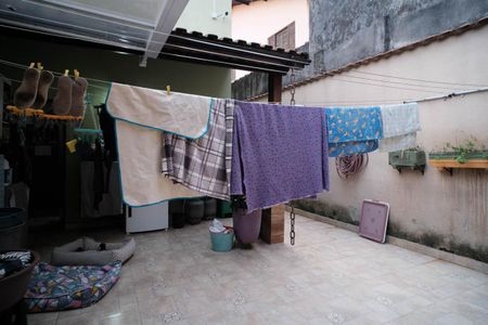 Casa à venda com 135m², 3 quartos e 2 vagasQuintal