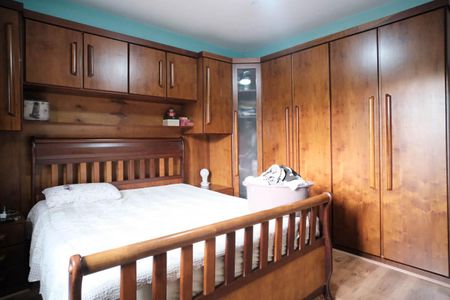 Casa à venda com 135m², 3 quartos e 2 vagasSuíte