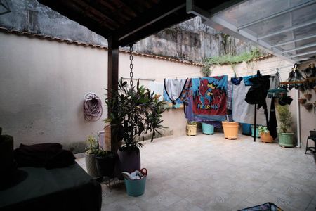 Casa à venda com 135m², 3 quartos e 2 vagasQuintal