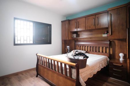 Casa à venda com 135m², 3 quartos e 2 vagasSuíte