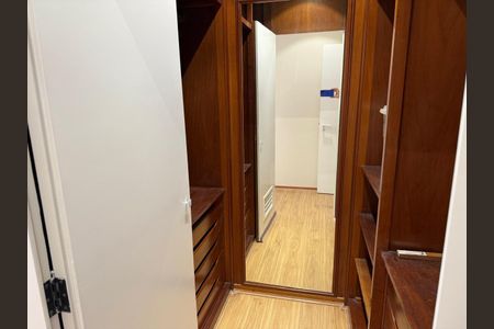 Apartamento à venda com 216m², 3 quartos e 3 vagas Apartamento à venda com 216m², 3 quartos e 3 vagasFoto 35