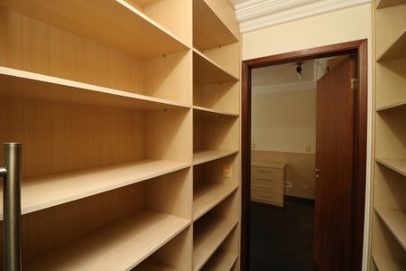 Apartamento para alugar com 154m², 3 quartos e 2 vagasCloset