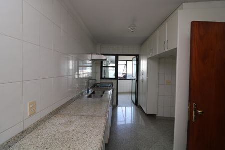 Apartamento para alugar com 154m², 3 quartos e 2 vagasCozinha