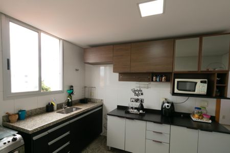 Apartamento à venda com 98m², 4 quartos e 2 vagas Apartamento à venda com 98m², 4 quartos e 2 vagasCozinha