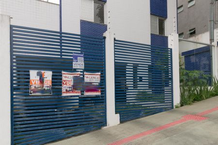 Apartamento à venda com 98m², 4 quartos e 2 vagas Apartamento à venda com 98m², 4 quartos e 2 vagasPlaquinha