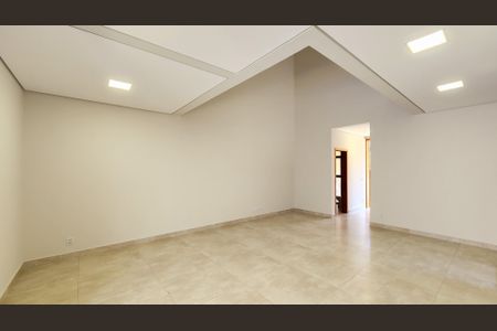 Casa de condomínio à venda com 250m², 3 quartos e 4 vagas Casa de condomínio à venda com 250m², 3 quartos e 4 vagasSala