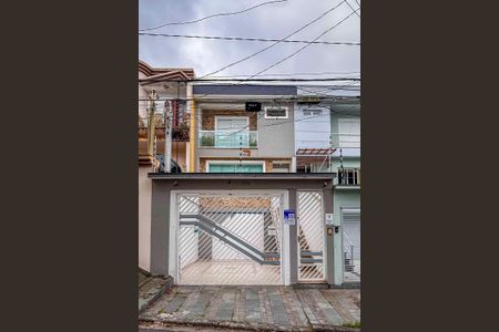 Casa à venda com 170m², 3 quartos e 3 vagas Casa à venda com 170m², 3 quartos e 3 vagasFachada