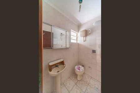 Casa à venda com 170m², 3 quartos e 3 vagas Casa à venda com 170m², 3 quartos e 3 vagasBanheiro de serviço