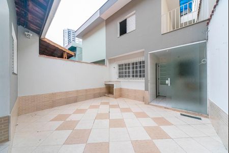 Casa à venda com 170m², 3 quartos e 3 vagas Casa à venda com 170m², 3 quartos e 3 vagasQuintal e Churrasqueira