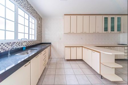 Casa à venda com 170m², 3 quartos e 3 vagas Casa à venda com 170m², 3 quartos e 3 vagasCozinha