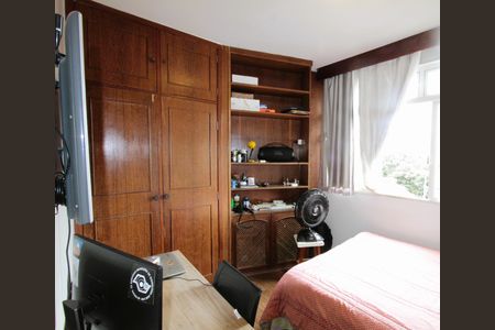 Apartamento à venda com 115m², 3 quartos e 1 vagaQuarto 2