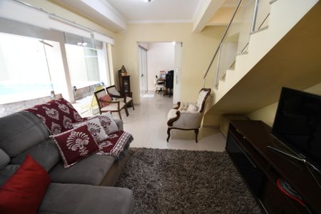 Casa à venda com 282m², 4 quartos e 2 vagasSala de TV