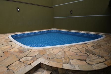 Casa à venda com 282m², 4 quartos e 2 vagasPiscina