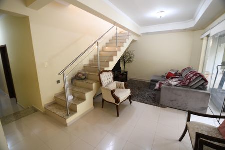 Casa à venda com 282m², 4 quartos e 2 vagasSala de TV