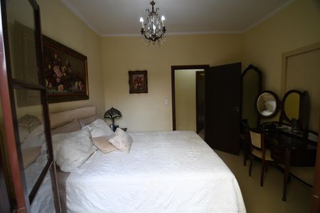 Casa à venda com 282m², 4 quartos e 2 vagasQuarto 4 - Suíte