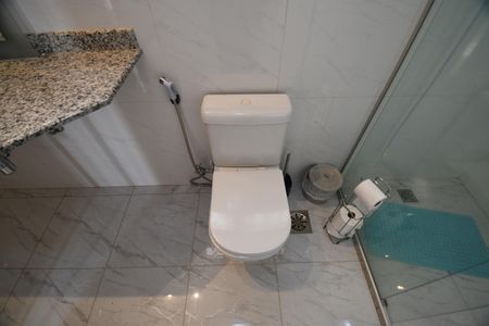 Casa à venda com 282m², 4 quartos e 2 vagasBanheiro 3