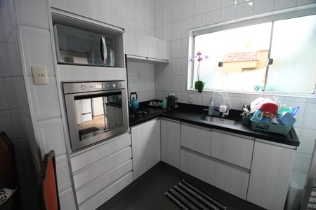 Casa à venda com 282m², 4 quartos e 2 vagasCozinha