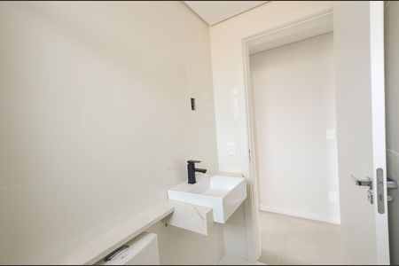 Apartamento à venda com 142m², 3 quartos e sem vaga Apartamento à venda com 142m², 3 quartos e sem vagaBanheiro social
