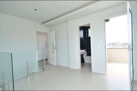 Apartamento à venda com 142m², 3 quartos e sem vaga Apartamento à venda com 142m², 3 quartos e sem vagaSala