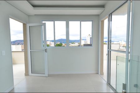 Apartamento à venda com 142m², 3 quartos e sem vaga Apartamento à venda com 142m², 3 quartos e sem vagaSala