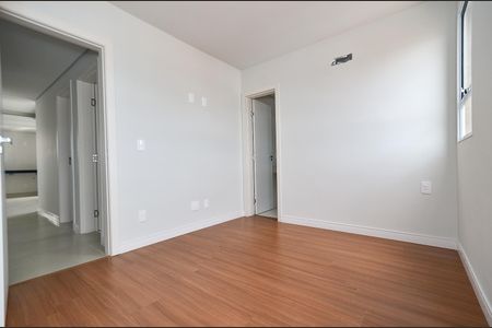 Apartamento à venda com 142m², 3 quartos e sem vaga Apartamento à venda com 142m², 3 quartos e sem vagaSuíte