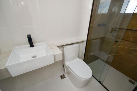 Apartamento à venda com 142m², 3 quartos e sem vaga Apartamento à venda com 142m², 3 quartos e sem vagaBanheiro da suíte