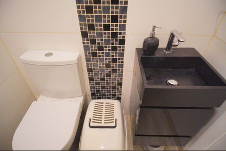 Casa de condomínio à venda com 100m², 3 quartos e 2 vagasBanheiro