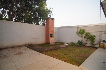 Casa de condomínio à venda com 100m², 3 quartos e 2 vagasChurrasqueira