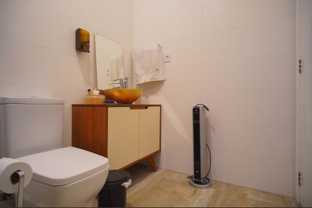 Casa de condomínio à venda com 100m², 3 quartos e 2 vagasBanheiro da Suíte