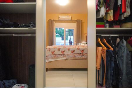 Casa de condomínio à venda com 100m², 3 quartos e 2 vagasCloset da suíte