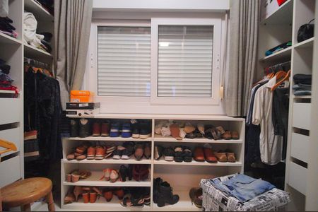 Casa de condomínio à venda com 100m², 3 quartos e 2 vagasCloset da suíte