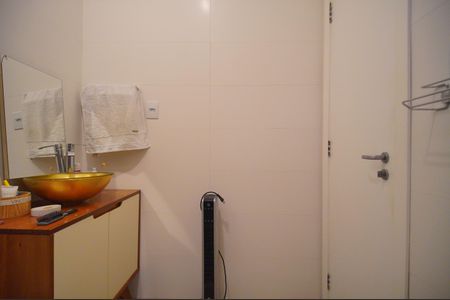 Casa de condomínio à venda com 100m², 3 quartos e 2 vagasBanheiro da Suíte