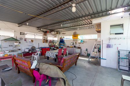 Casa à venda com 170m², 2 quartos e 1 vaga Casa à venda com 170m², 2 quartos e 1 vagaTerraço
