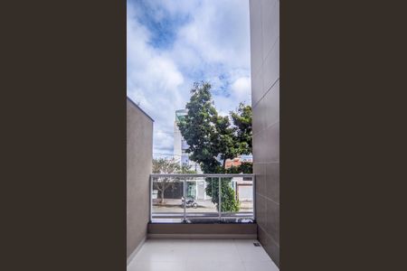 Apartamento à venda com 94m², 3 quartos e sem vaga Apartamento à venda com 94m², 3 quartos e sem vagaVaranda