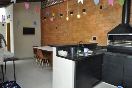 Casa de condomínio à venda com 120m², 3 quartos e 2 vagasÁrea Gourmet