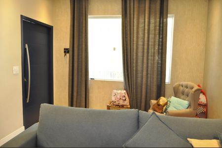 Casa de condomínio à venda com 120m², 3 quartos e 2 vagasSala