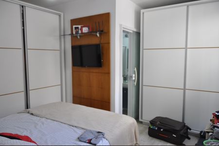 Casa de condomínio à venda com 120m², 3 quartos e 2 vagasSuíte