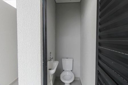 Apartamento à venda com 44m², 2 quartos e 1 vaga Apartamento à venda com 44m², 2 quartos e 1 vagaBanheiro de Serviço