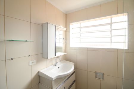 Casa à venda com 125m², 4 quartos e 2 vagasBanheiro