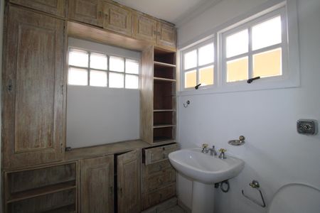 Casa à venda com 125m², 4 quartos e 2 vagas Banheiro/ Suíte