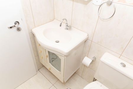 Casa à venda com 135m², 3 quartos e 2 vagas Casa à venda com 135m², 3 quartos e 2 vagasBanheiro Social