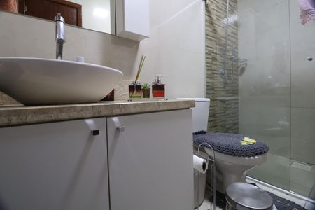 Casa à venda com 170m², 3 quartos e 3 vagasBanheiro suíte 1