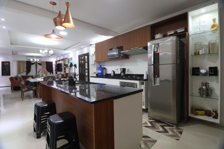 Casa à venda com 170m², 3 quartos e 3 vagasCozinha - Armários