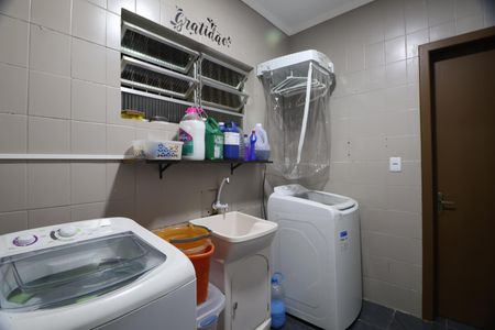 Casa à venda com 170m², 3 quartos e 3 vagasLavanderia