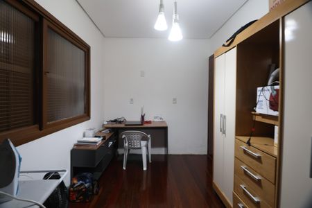 Casa à venda com 170m², 3 quartos e 3 vagasSuíte 2
