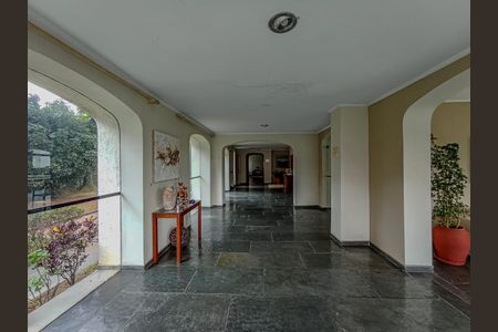 Apartamento à venda com 160m², 4 quartos e 3 vagas Apartamento à venda com 160m², 4 quartos e 3 vagasHall de entrada