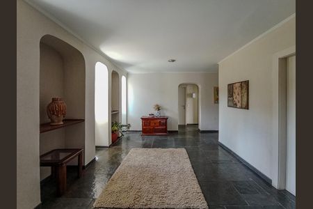 Apartamento à venda com 160m², 4 quartos e 3 vagas Apartamento à venda com 160m², 4 quartos e 3 vagasHall de entrada