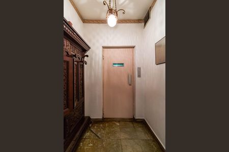 Apartamento à venda com 160m², 4 quartos e 3 vagas Apartamento à venda com 160m², 4 quartos e 3 vagasHall de entrada