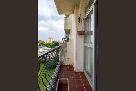 Apartamento à venda com 160m², 4 quartos e 3 vagas Apartamento à venda com 160m², 4 quartos e 3 vagasVaranda