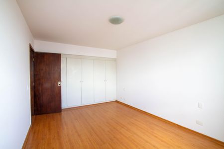 Apartamento para alugar com 388m², 5 quartos e 2 vagas Apartamento para alugar com 388m², 5 quartos e 2 vagasQuarto 1